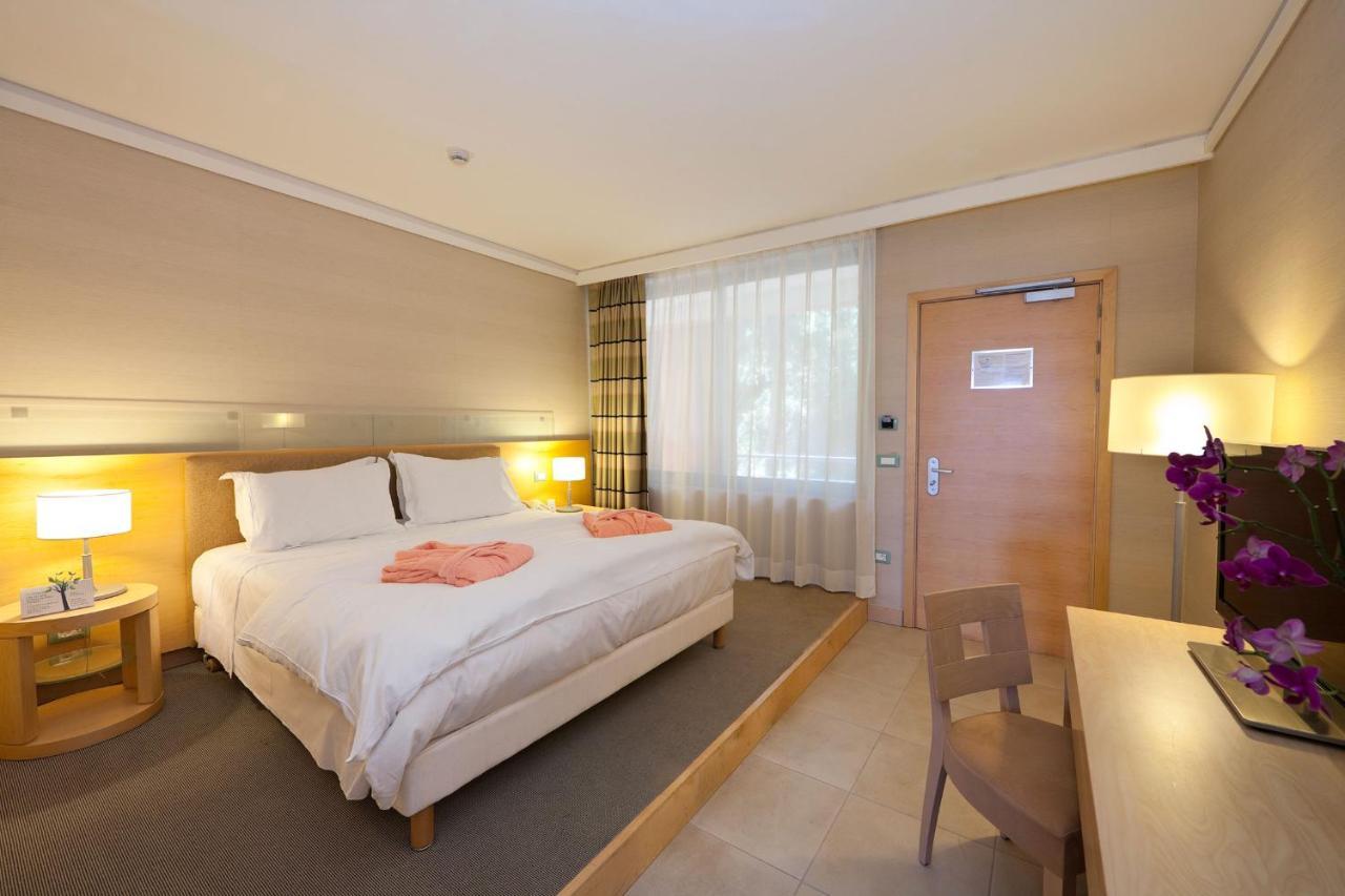 Resort Abav2 Suites By Rodos Palace *